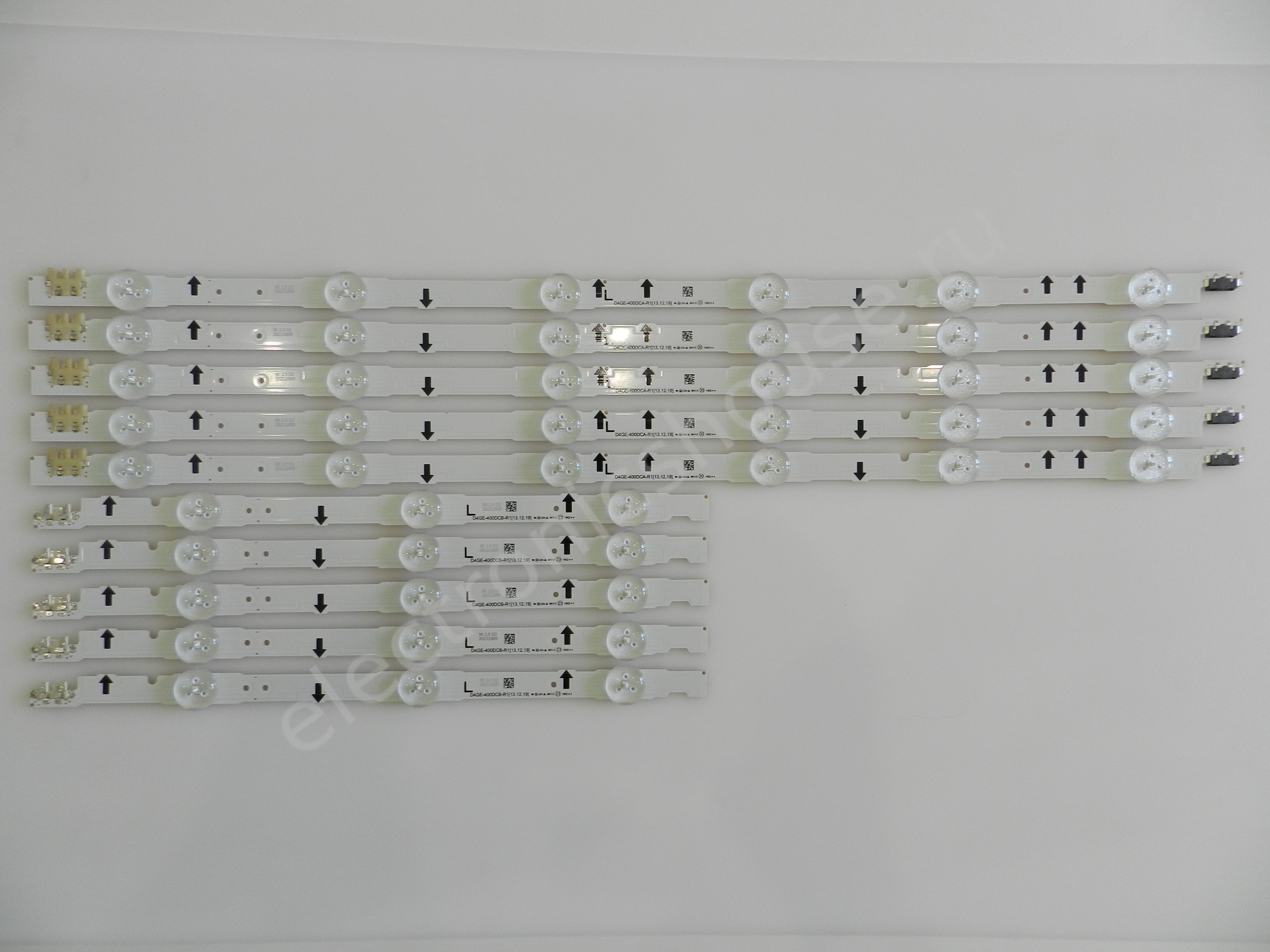 40" D4GE-400DCA-R1, D4GE-400DCB-R1